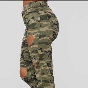 Camouflage Distressed Jeans Sz3
